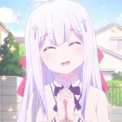 女孩太想念外公外婆睡墓碑旁不愿走